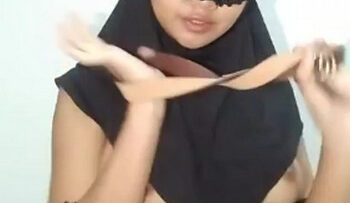VICOLETA Hijab Suka BDSM