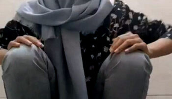 MAHASISWI Hijab Oleng Omek Di Toilet Kampus.jpg