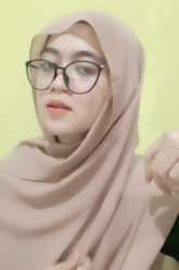 AICHAN Hijab Show Bar Bar.jpg