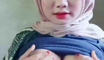 CANTIKA Hijab Manias Pamer tetek.jpg