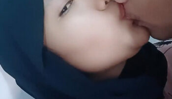 HIJAB AURELIA Live Di EWE.jpg