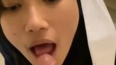 Hijab SPG Kebelet Nyepong Di Tangga.jpg