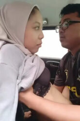 MAHASISWI Hijab Di Genjot Di Mobil.jpg