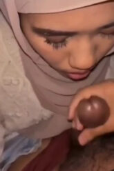 Pacar Hijab Ketagihan Nyepong.jpg