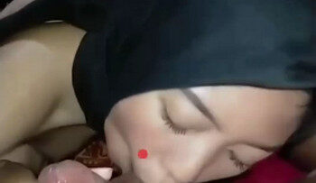 HIJAB Cakep Nyedot Biji Sotong.jpg