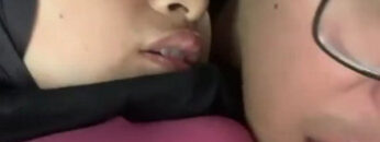 Kenyot SUsu Mbak Hijab Dalam Mobil.jpg