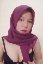 NAY HIJAB Horny Ngocok.jpg