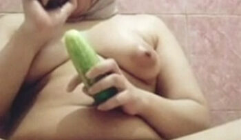 VCS Pacar Hijab Pakai Terong dan Timun.jpg