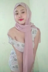 Gadis HIJAB Manis Ketagihan Omek.jpg