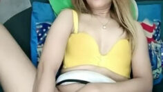 JANICE Nyodok Memek Pakai Pentungan.jpg