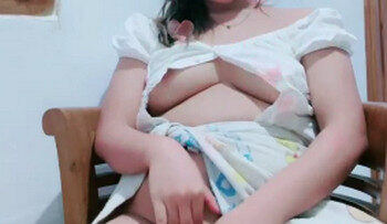 TCA Ngangkang Bogel Depan Teras.jpg